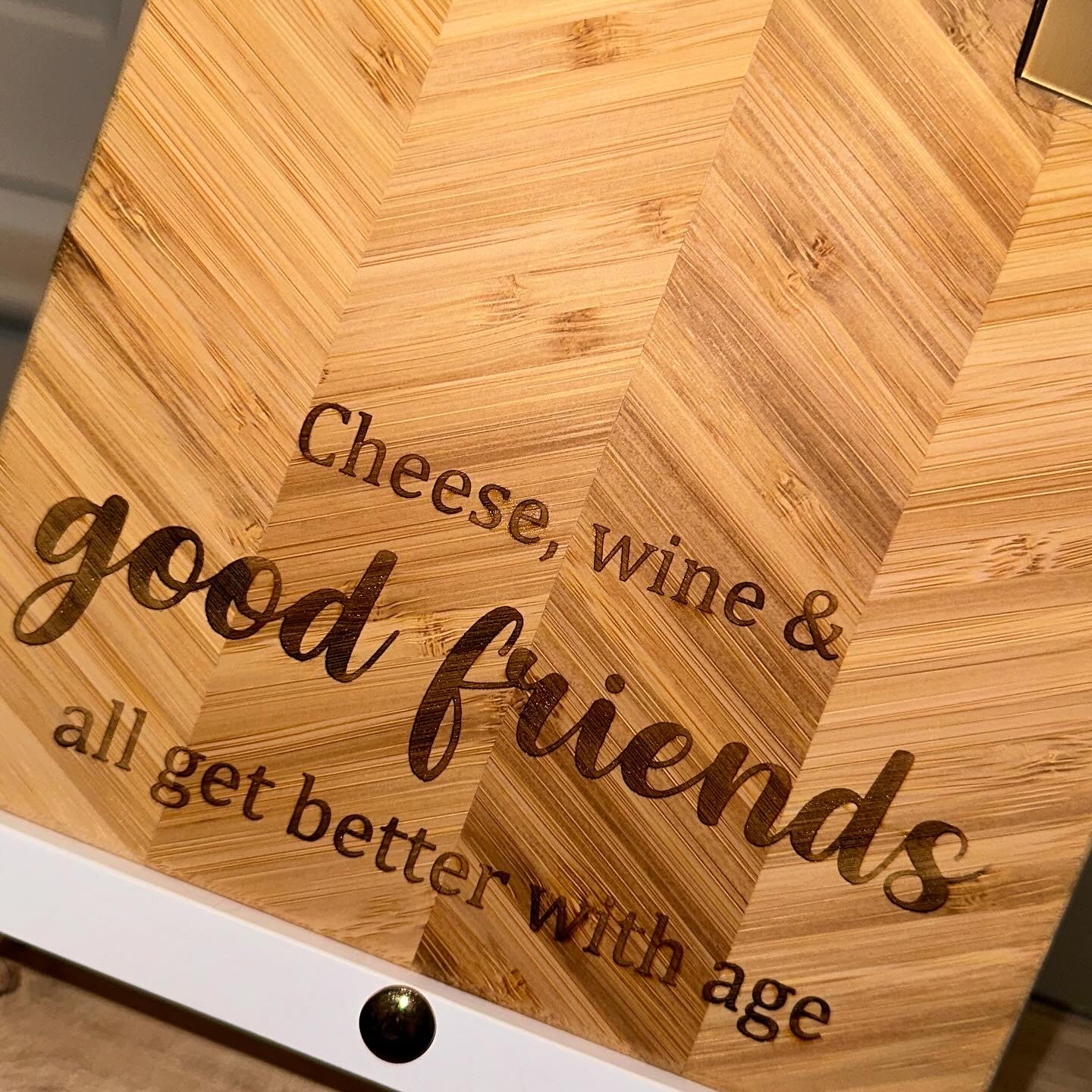 Cheese herringbone serving board - personalised